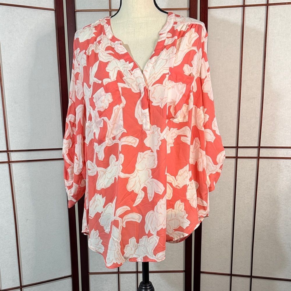 Torrid 2 Coral and White Floral Blouse